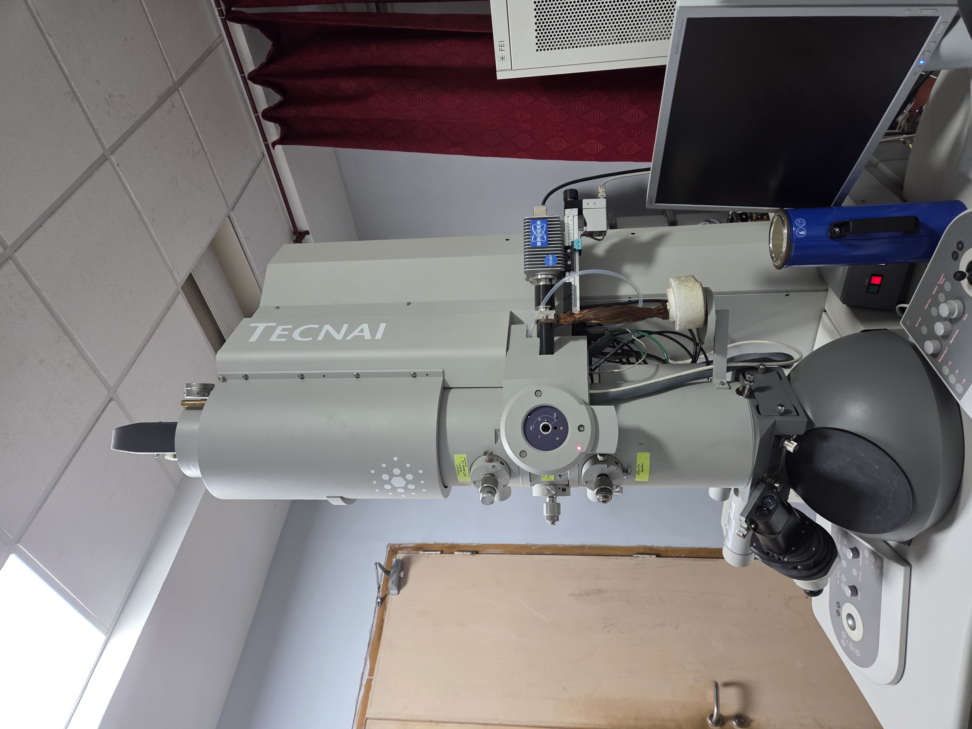 球差校正透射电子显微镜（Cs-TEM）